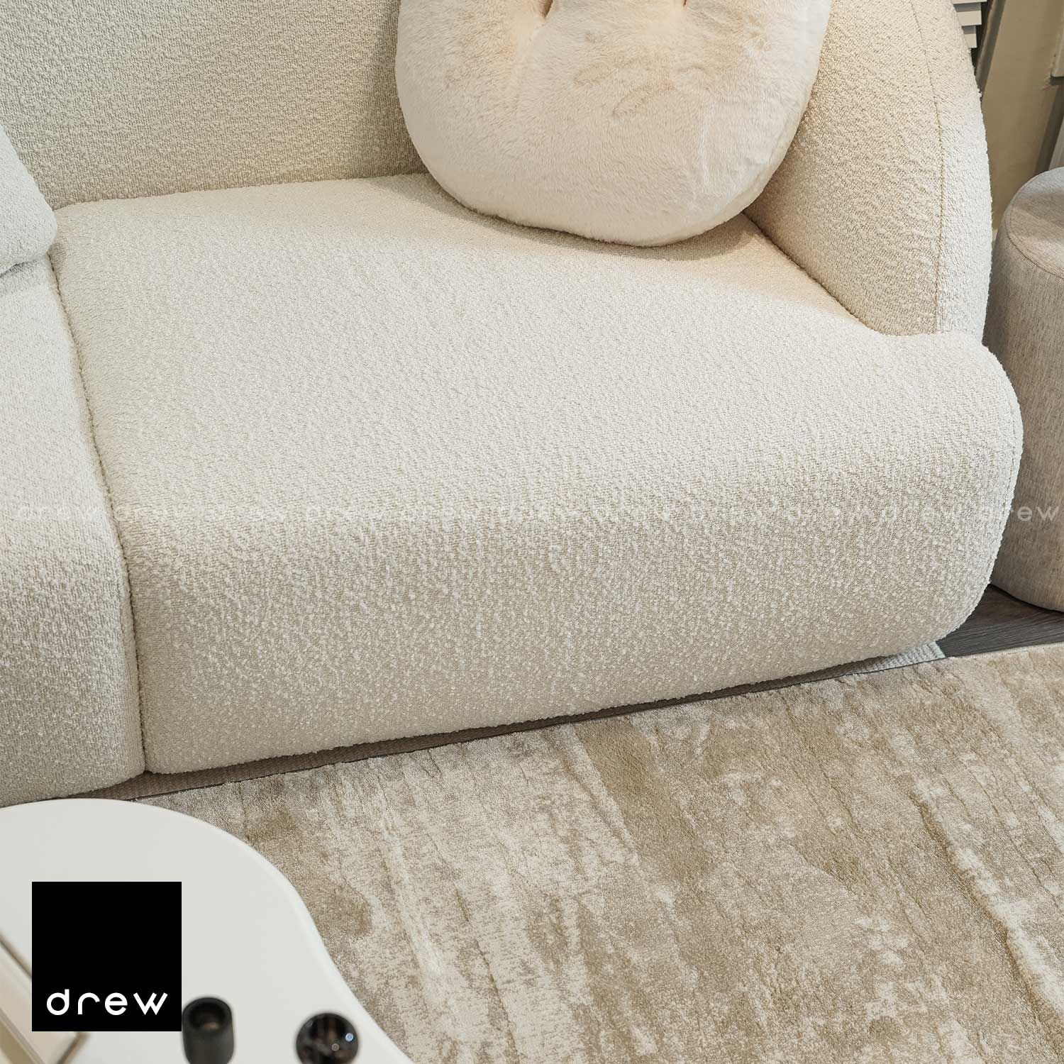 The White Sofa