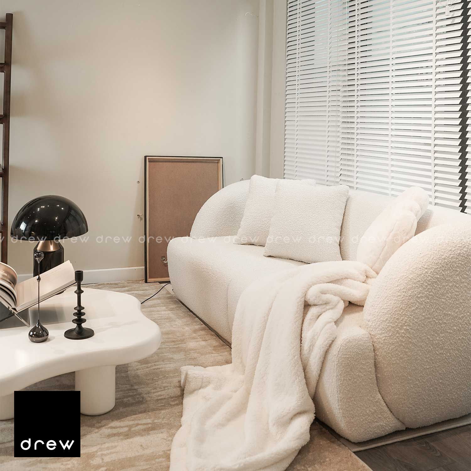 The White Sofa