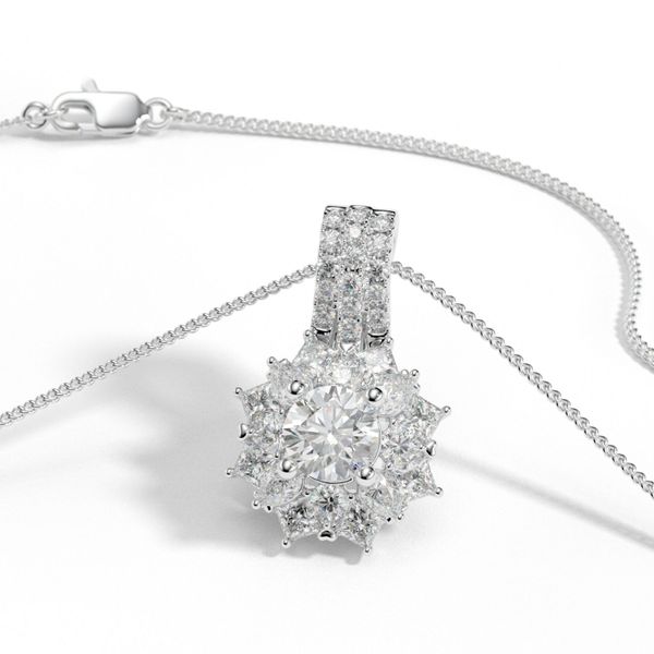 Mặt Dây Chuyền Kim Cương Tự Nhiên Vàng 18K