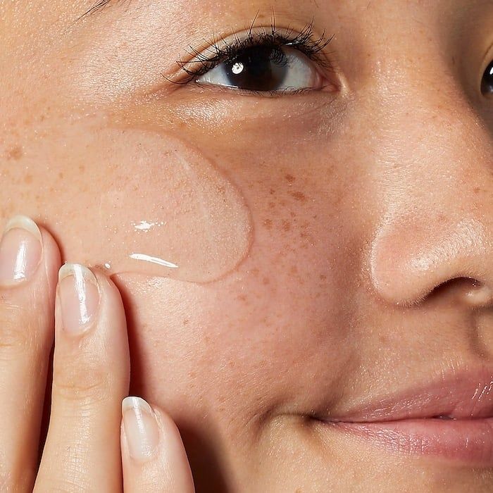 Sữa Rửa Mặt Sáng Da Kiehl's Clearly Corrective Brightening & Exfoliating