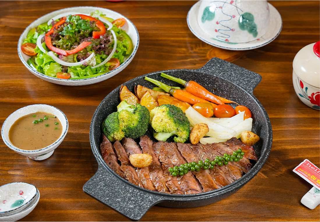 Bò Nướng Tảng Sốt Tiêu Đen
