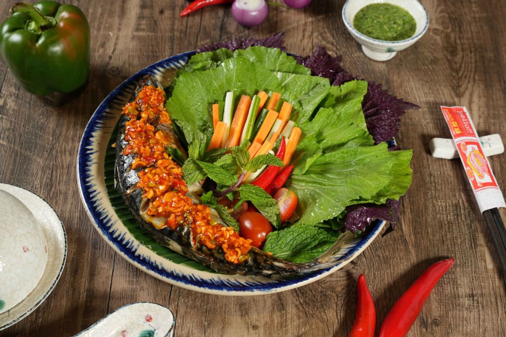 Cá Nục Bông Nướng Cuốn Cải Xanh