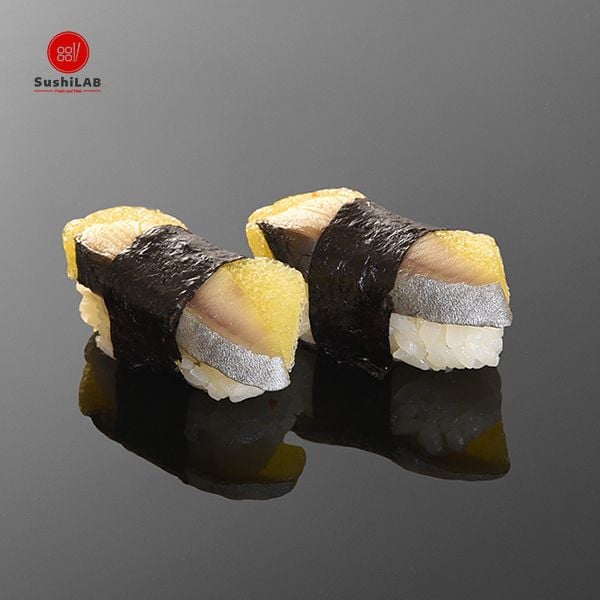 Nigiri cá trích ép trứng- 2 pcs