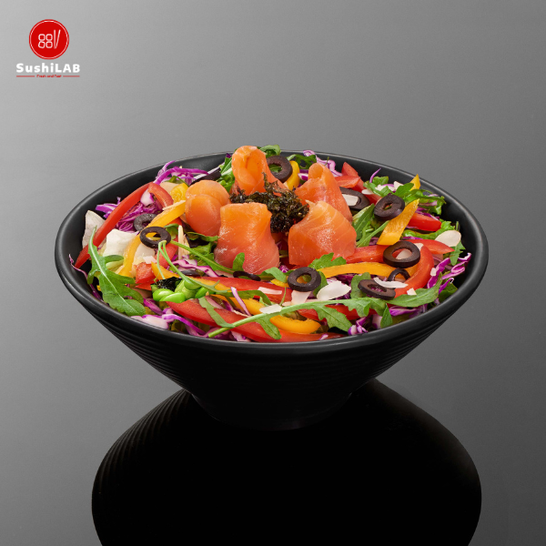 Salad cá hồi hun khói vị thảo mộc