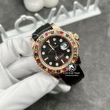 Đồng Hồ Rolex Yacht-Master 116695 SATS Rep 1:1 Chế Tác Vỏ Vàng Khối 18K Niềng Bezel Đính Ruby Cầu Vồng Mặt Đen Dây Cao Su