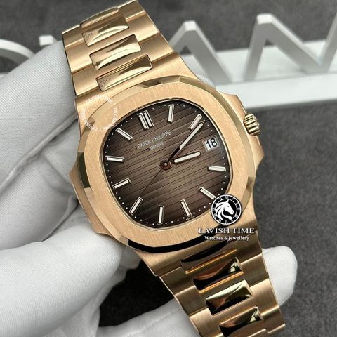 Đồng Hồ Patek Philippe Nautilus 5711R-001 Rep 1:1 Chế Tác Vỏ Vàng Khối 18K Mặt Nâu Dây Kim Loại