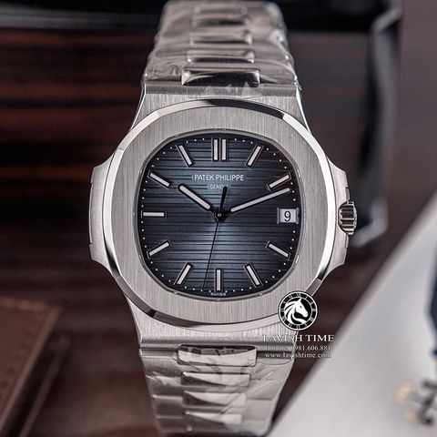 Đồng Hồ Patek Philippe Nautilus 5711/1A  Rep 1:1 Chế Tác Vỏ Bạc Mặt Xanh Dây Kim Loại