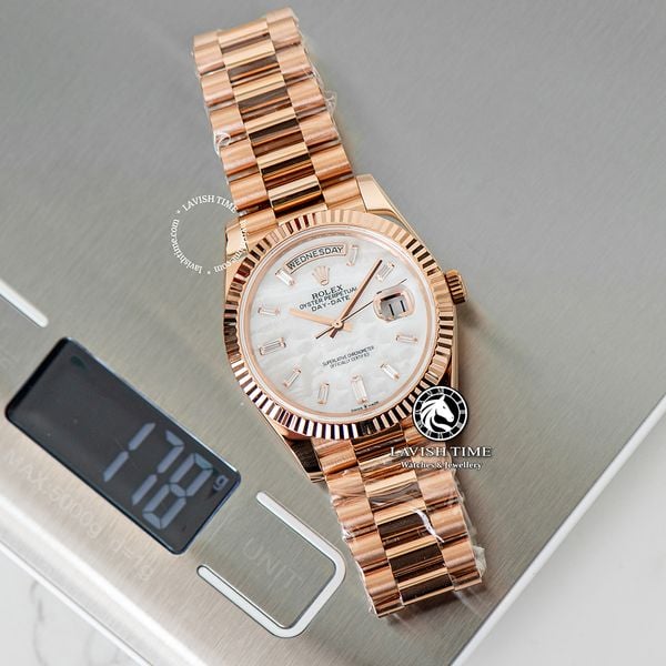 Đồng Hồ Rolex Day-Date 40mm 228235-0056 Rep 1:1 Chế Tác Mặt