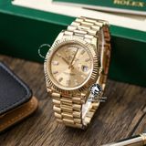 Đồng Hồ Rolex Day-Date 40mm 228238-0005 Rep 1:1 Chế Tác Vỏ Vàng Kim Mặt Vàng Kim Cọc Số Đính Đá Baguette Trọng Lượng 168 Gram Dây Kim Loại