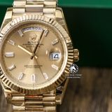 Đồng Hồ Rolex Day-Date 40mm 228238-0005 Rep 1:1 Chế Tác Vỏ Vàng Kim Mặt Vàng Kim Cọc Số Đính Đá Baguette Trọng Lượng 168 Gram Dây Kim Loại