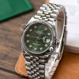 Đồng Hồ Rolex Datejust 36mm 126234-0055 Rep 1:1 Chế Tác Vỏ Bạc Mặt Lá Cọ Xanh Lá Cọc Số Đính Đá Dây Kim Loại Jubilee