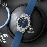 Đồng Hồ Hublot Classic Fusion 33mm Rep 1:1 Chế Tác Vỏ Bạc Đính Đá Pave Mặt Số Xanh Dương 581.NX.7170.LR