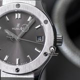 Đồng Hồ Hublot Classic Fusion 33mm Rep 1:1 Chế Tác Vỏ Bạc Mặt Số Xám Chải Tia 581.NX.7071.LR