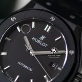 Đồng Hồ Hublot Classic Fusion 42mm Rep 1:1 Chế Tác Vỏ Đen Mặt Số Đen Dây Cá Sấu 511.CM.1171.LR