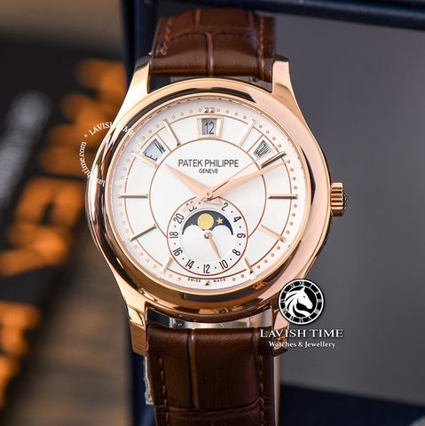 Đồng Hồ Patek Philippe Complications 5205R-001 Rep 1:1 Chế Tác Vỏ Vàng Hồng Mặt Trắng Dây Da