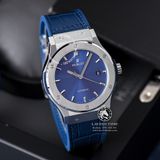 Đồng Hồ Hublot Classic Fusion 42mm Rep 1:1 Chế Tác Vỏ Bạc Titanium Mặt Số Xanh Dương Chải Tia Dây Cá Sấu 542.NX.7170.LR