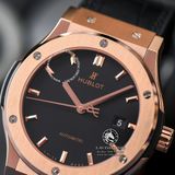 Đồng Hồ Hublot Classic Fusion 42mm Rep 1:1 Chế Tác Vỏ Vàng Hồng Titanium Mặt Số Đen Dây Cá Sấu 542.OX.1181.LR