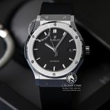 Đồng Hồ Hublot Classic Fusion 42mm Rep 1:1 Chế Tác Vỏ Bạc Titanium Mặt Số Đen Dây Cao Su Đen 542.NX.1171.RX