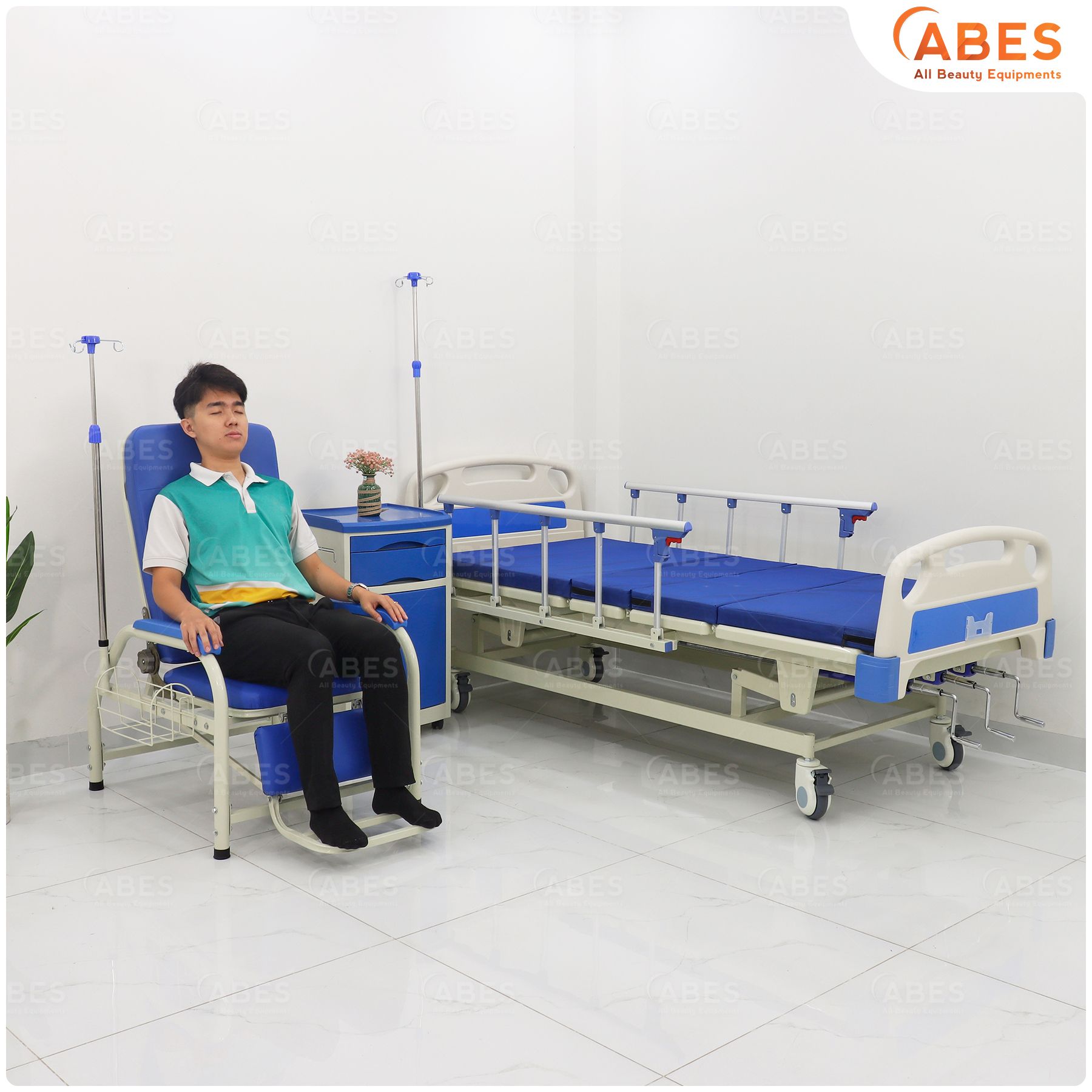 Ghế tiêm truyền dịch đa năng Hi-MEC HMNB-3020