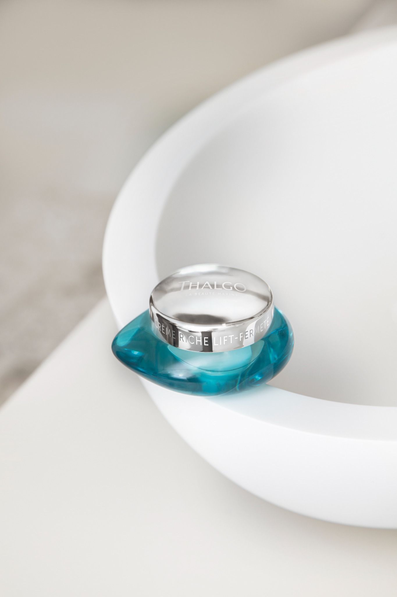 Kem dưỡng nâng cơ, săn chắc, làm đầy nếp nhăn và làm sáng da dành cho da khô và da lão hóa Lifting & Firming Rich Cream
