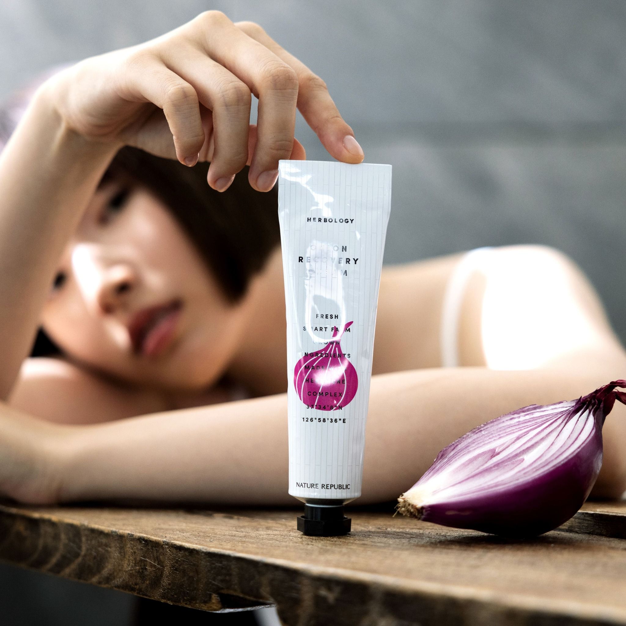 Kem dưỡng Nature Republic Herbology Onion Recovery Cream 70ml(date tháng 10.2025)