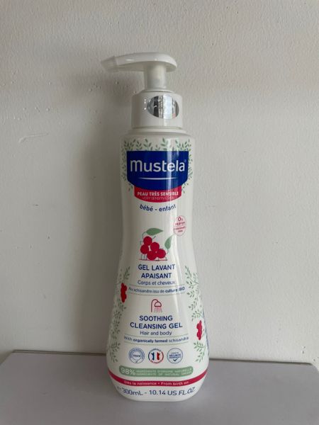 Sữa tắm gội cho da nhạy cảm Mustela Soothing Cleansing Gel (300ml)