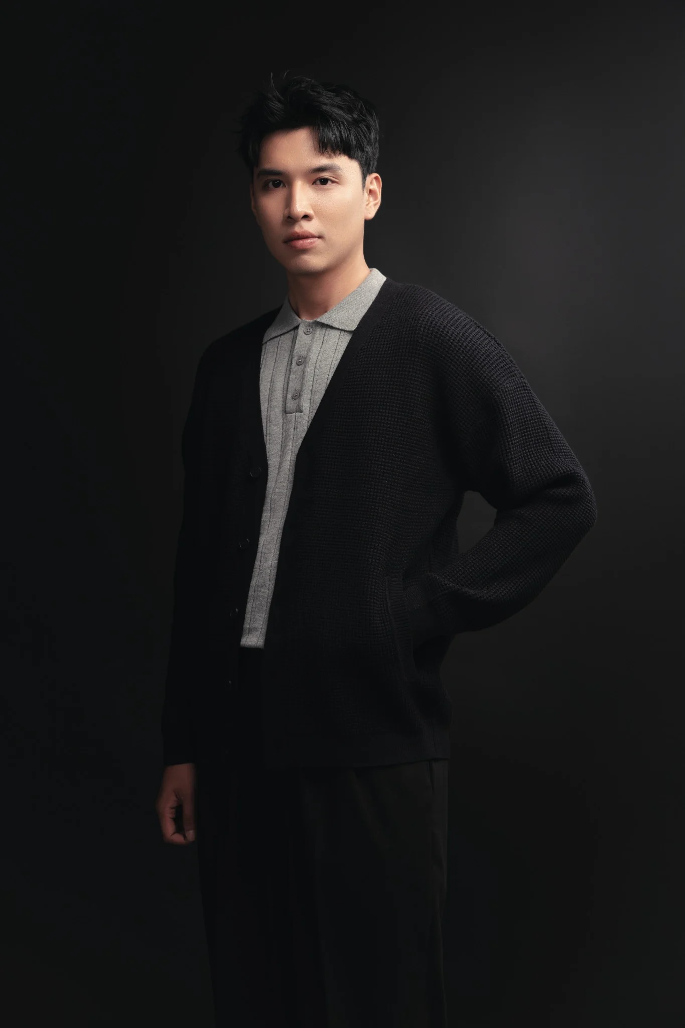 KHOÁC NAM DỆT KIM N733-REGULAR FIT ĐEN