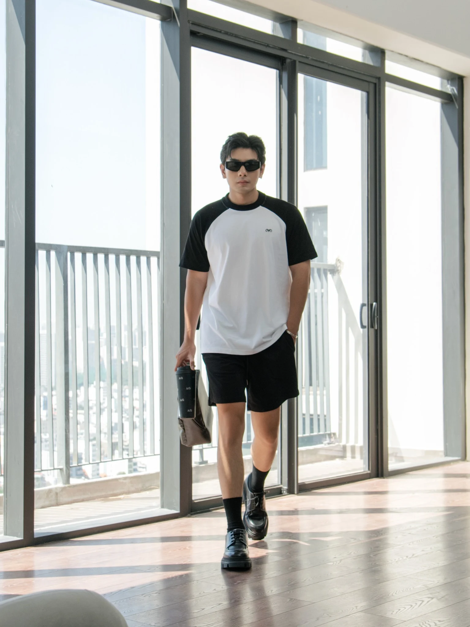 ÁO THUN NAM TA29-TRẮNG VAI ĐEN