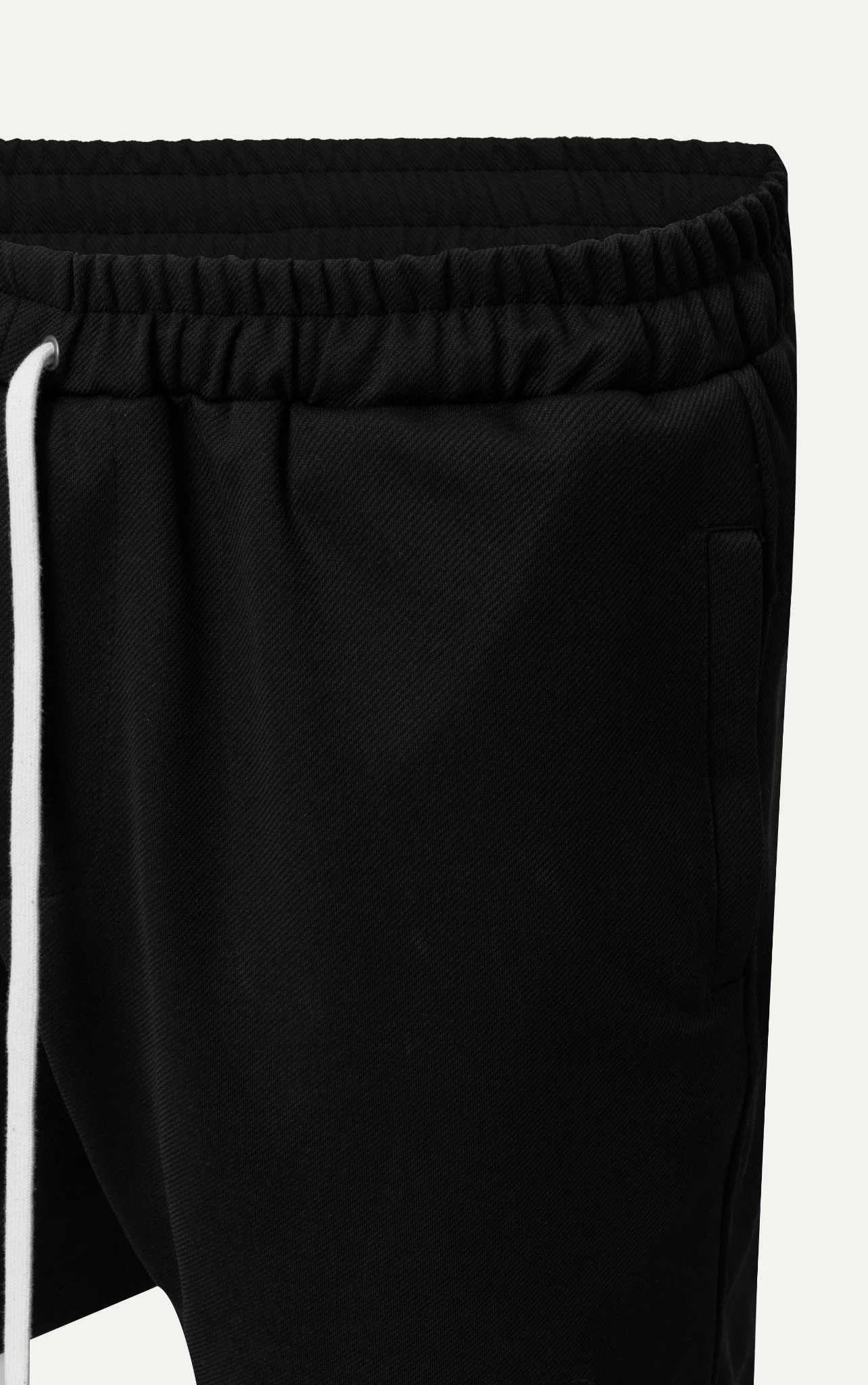 SHORT NAM TA37-LOOSE FIT ĐEN