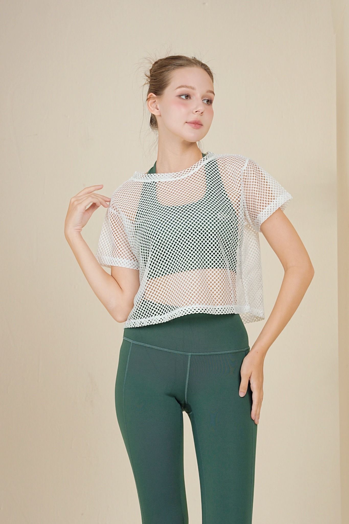 Áo Croptop lưới mắt to