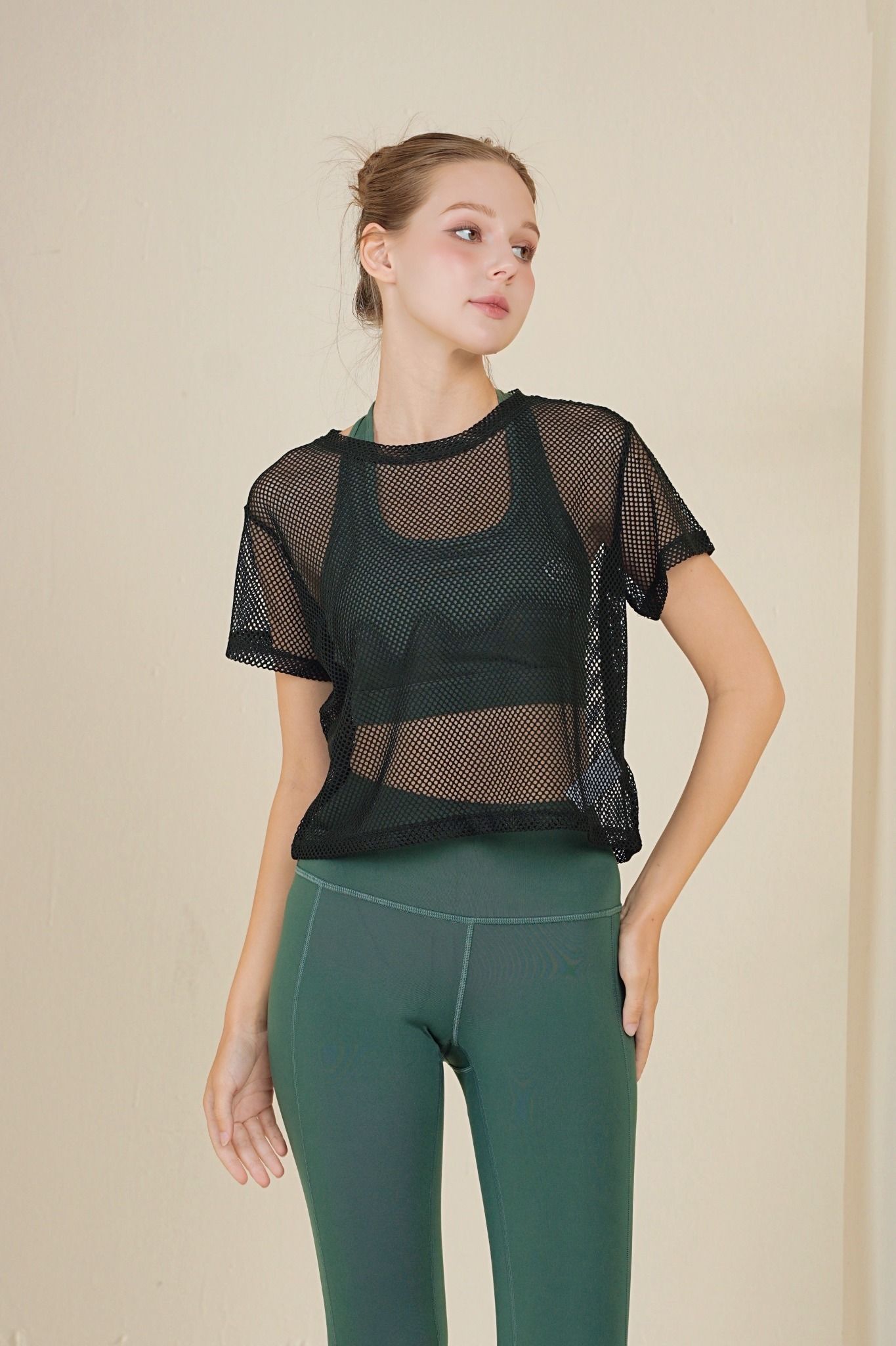 Áo Croptop lưới mắt nhỏ
