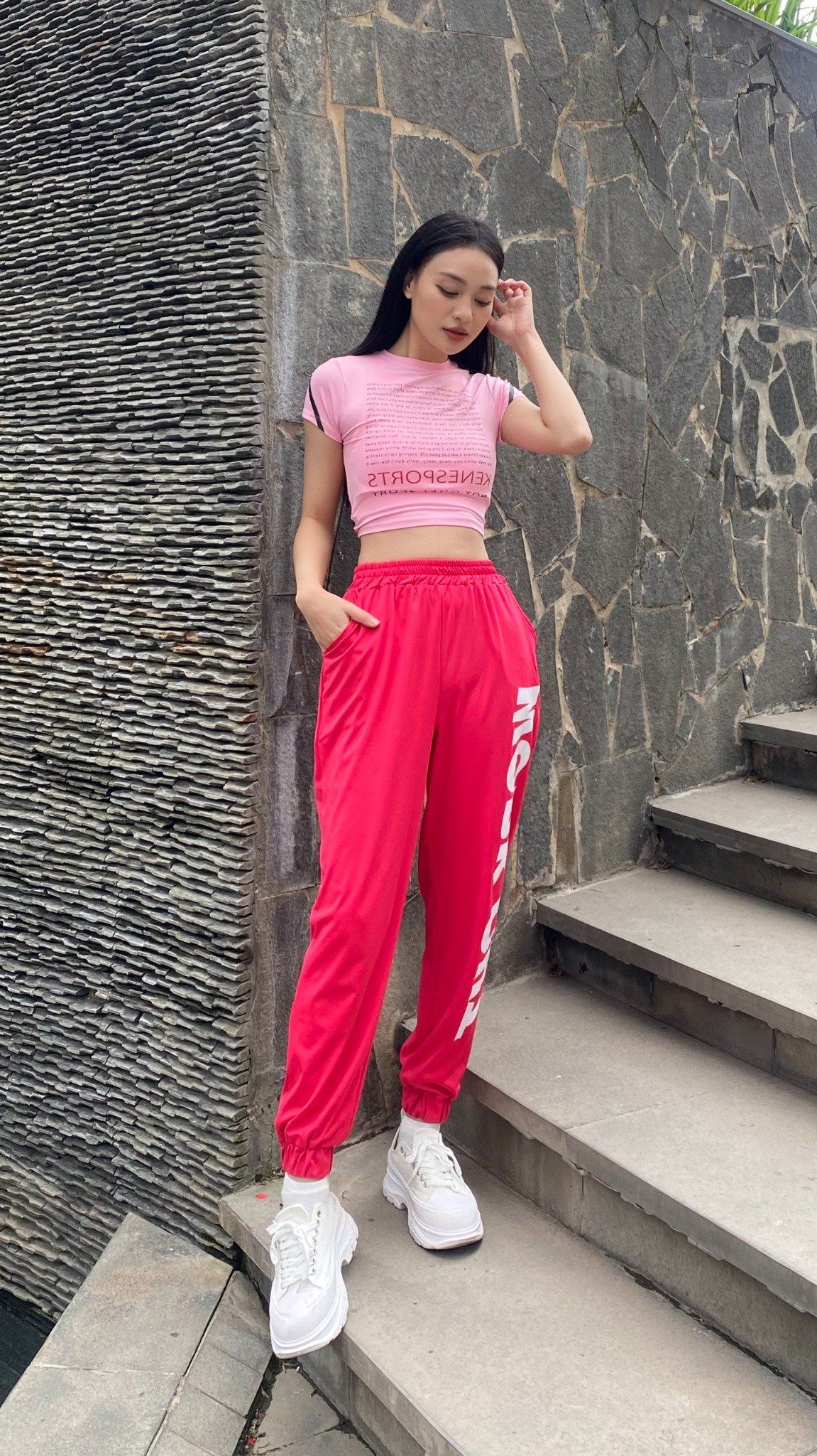  Kenewomen NEWS selfie croptop 