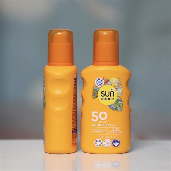 Kem chống nắng Sundance dạng xịt với chỉ số chống nắng SPF 50 chai 200ml