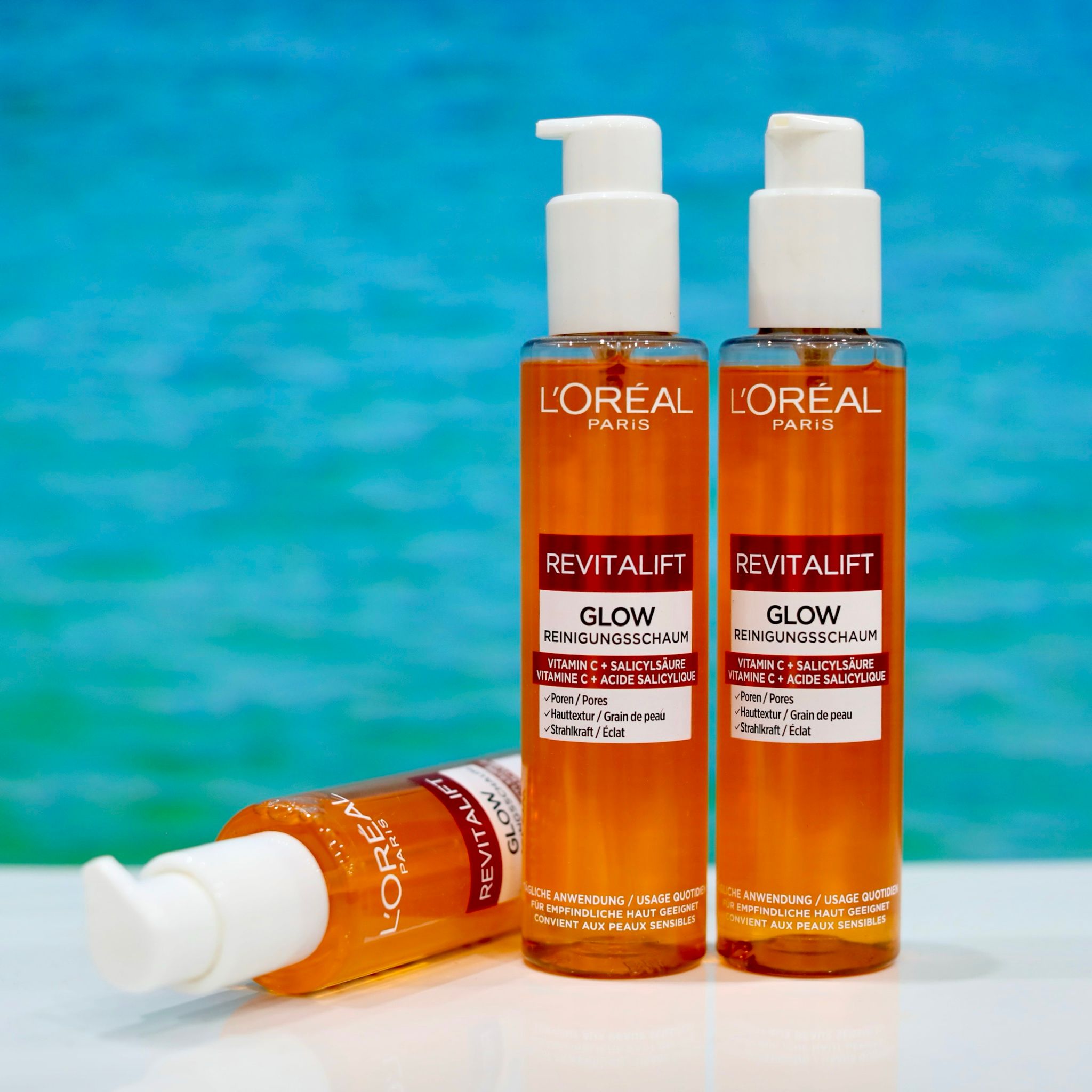 Sữa rửa mặt Loreal Revitalift Glow, chai 150ml
