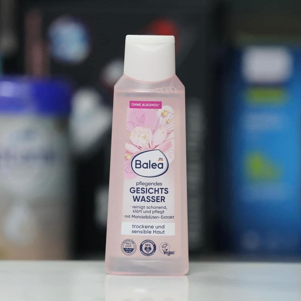 Nước hoa hồng Balea với chiết xuất hoa hạnh nhân cho da khô và nhạy cảm, chai màu hồng 200ml