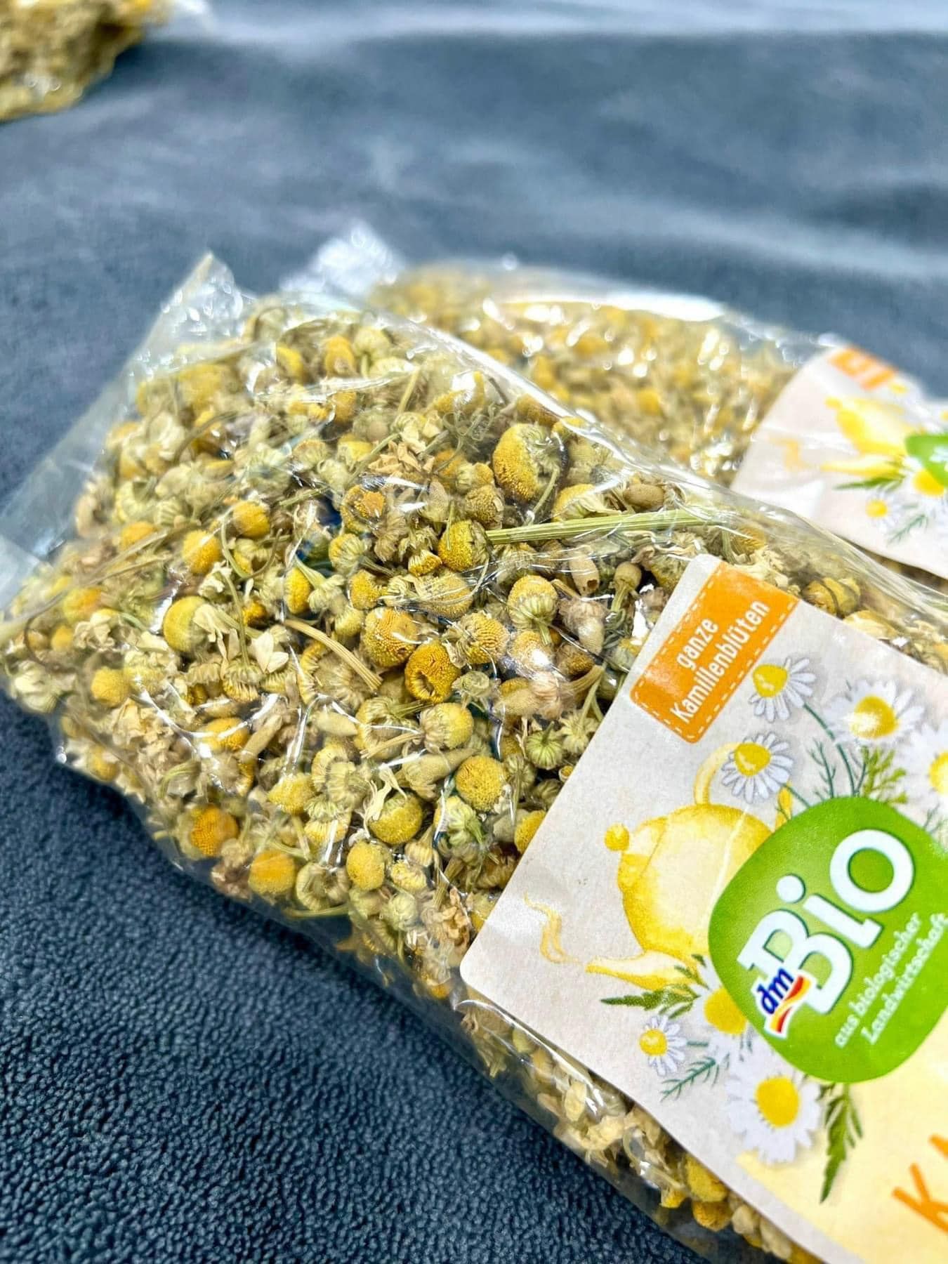 Trà hoa cúc nguyên bông đựng trong túi bóng, gói 60g