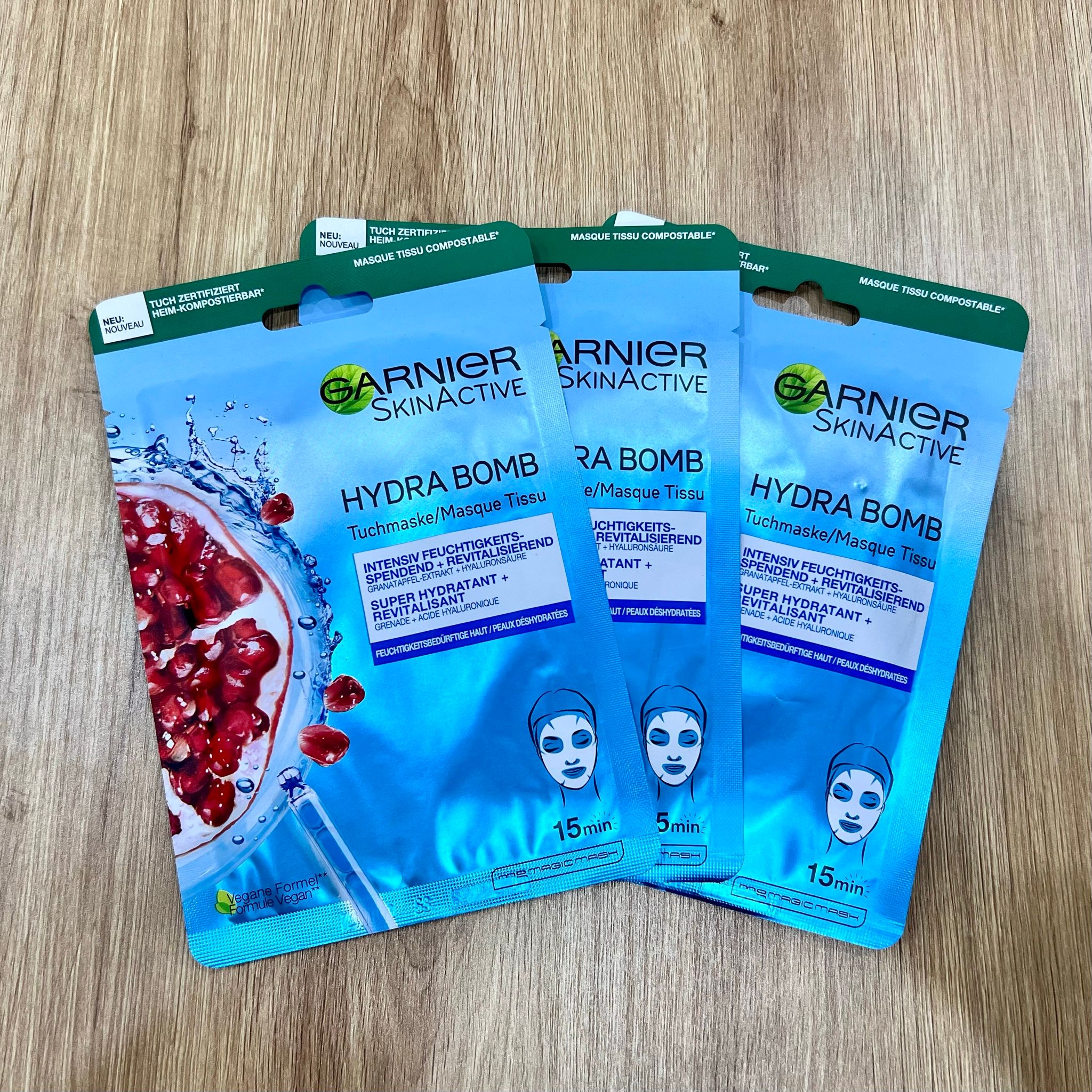 Mặt Nạ Dưỡng Da Garnier SkinActive Hydra Bomb Cấp Ẩm Cho Da Khô 1 Miếng