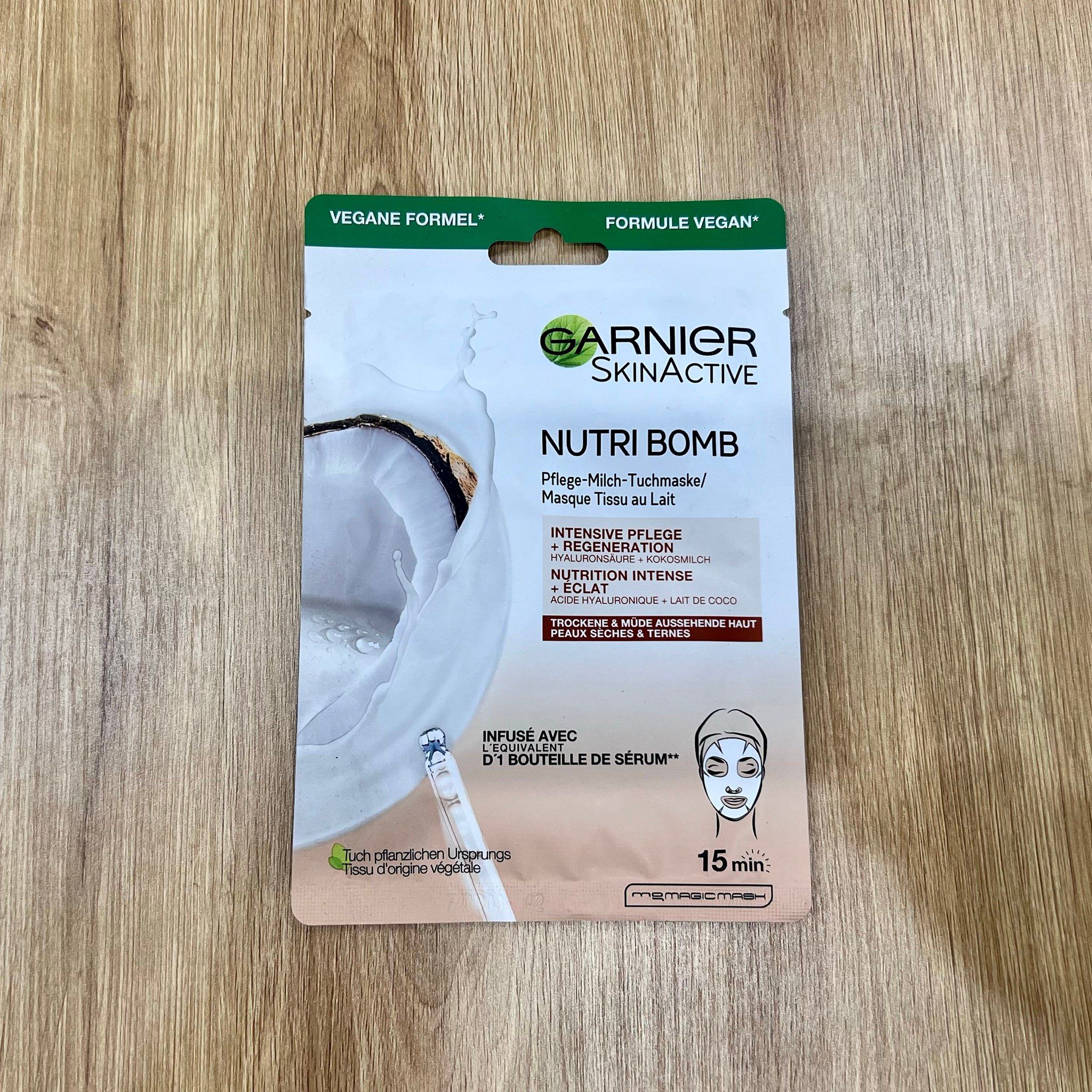Mặt nạ giấy Garnier SkinActive Nutri Bomb dưỡng ẩm chiết xuất sữa dừa & Hyaluronic