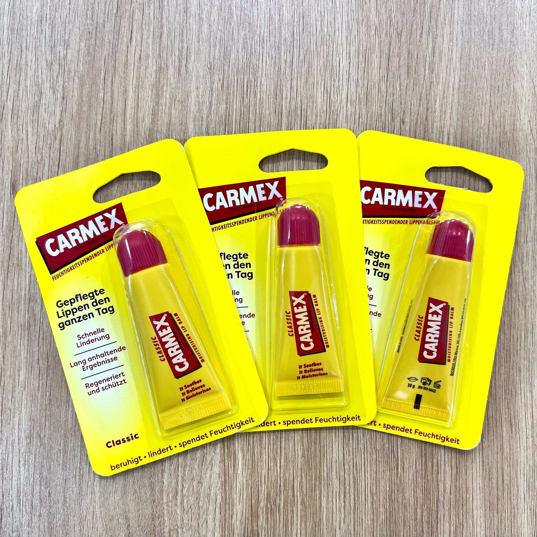 Son dưỡng CARMEX thần thánh dạng tuýp