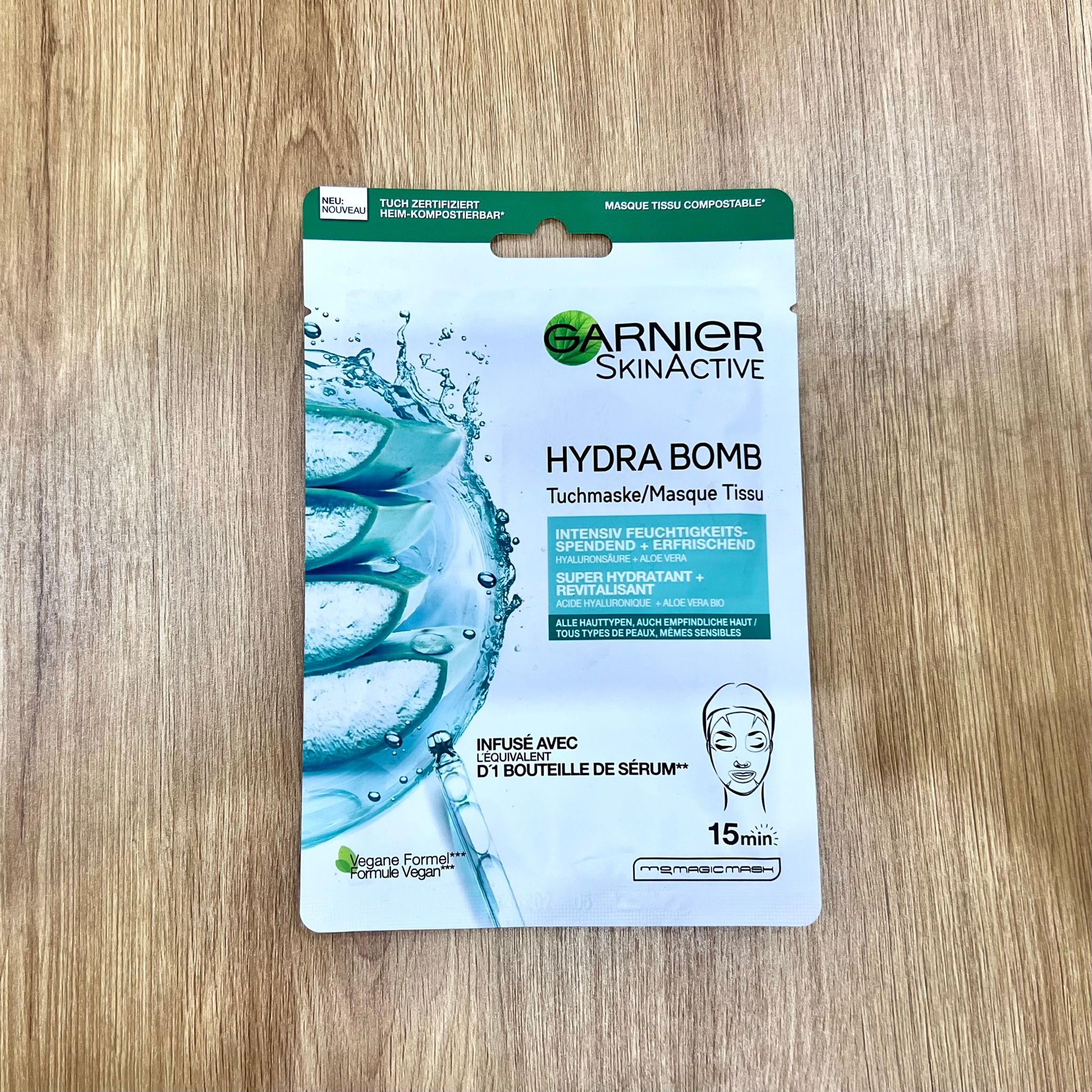 Mặt nạ giấy Garnier SkinActive Hydra Bomb chiết xuất lô hội - Dưỡng ẩm sâu cho da