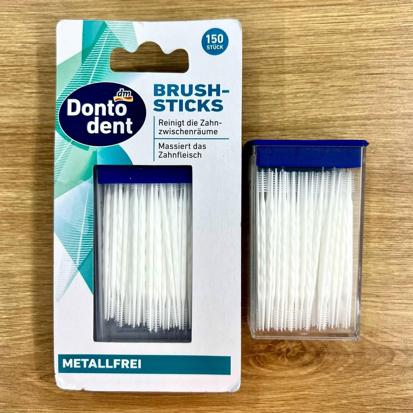 Tăm que nhựa Dontodent hộp 150 chiếc