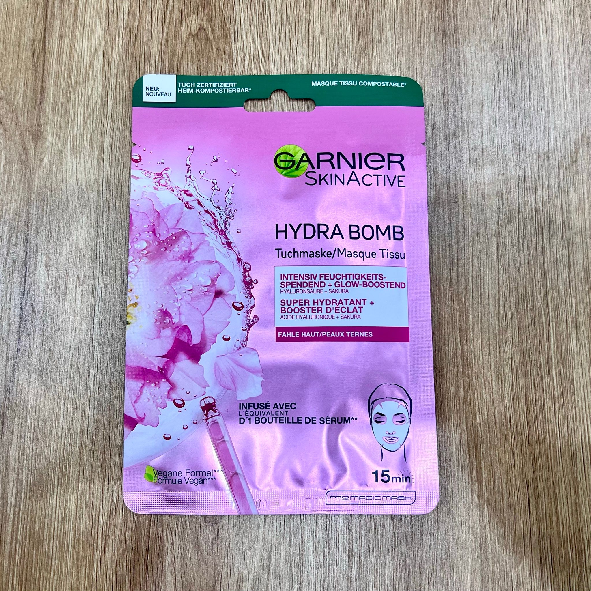 Mặt nạ giấy Garnier siêu cấp ẩm màu hồng