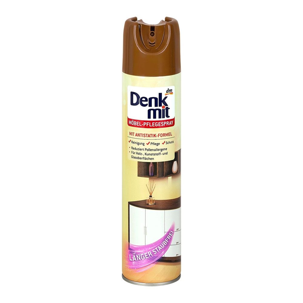 Dung dịch làm sạch nội thất gỗ Denkmit - dạng chai xịt vô cùng tiện dụng.