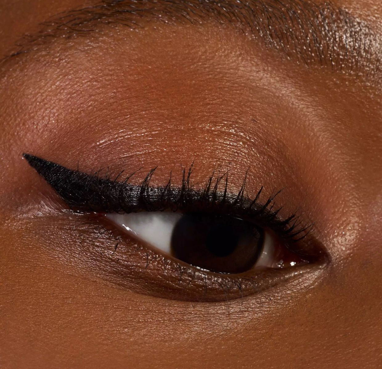 Bút Kẻ Mắt Essence Quick Wing Liner – Kẻ mắt sắc nét, chuẩn đuôi cá chỉ trong tích tắc