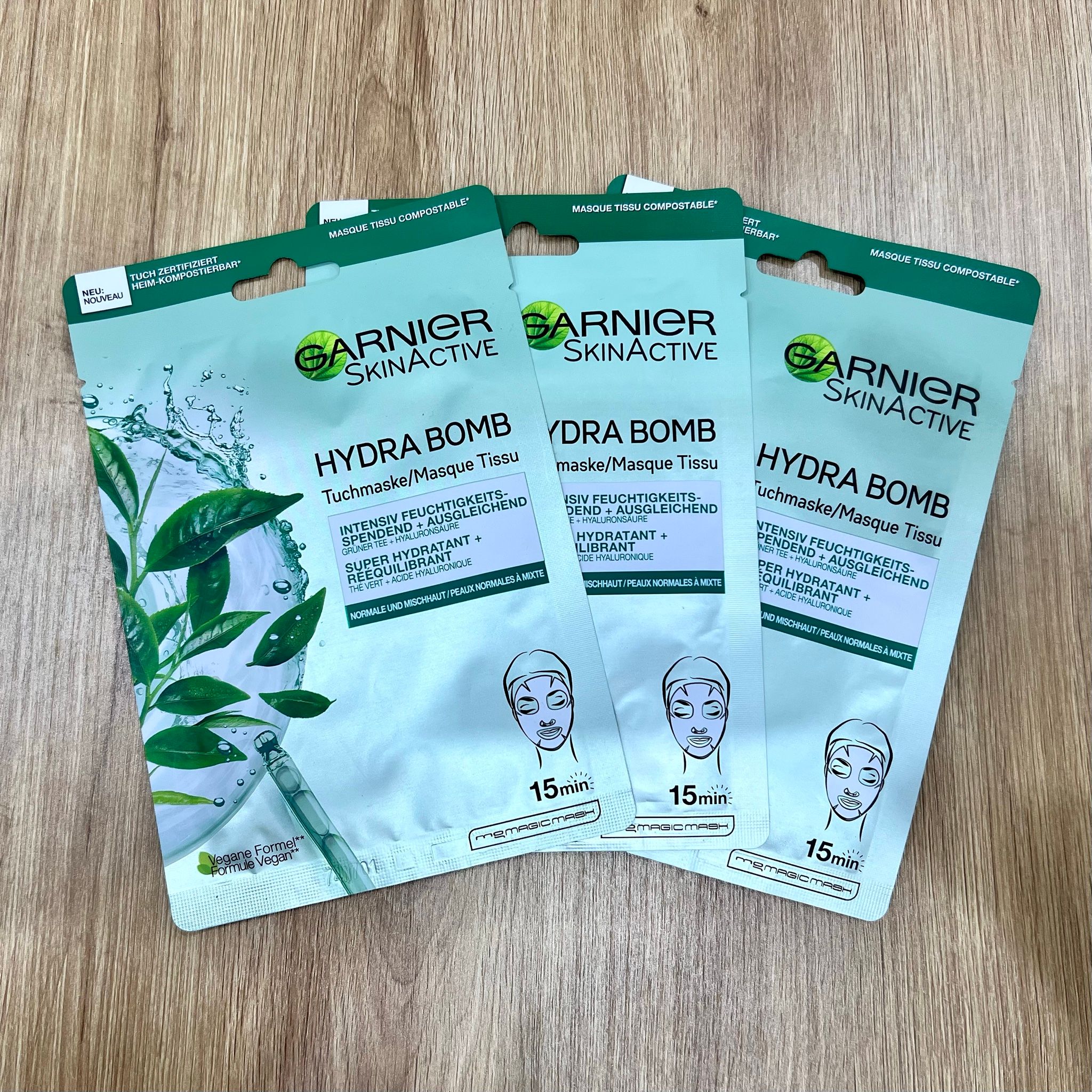 Mặt nạ giấy Garnier SkinActive Hydra Bomb Trà Xanh – Làm dịu và cấp nước da
