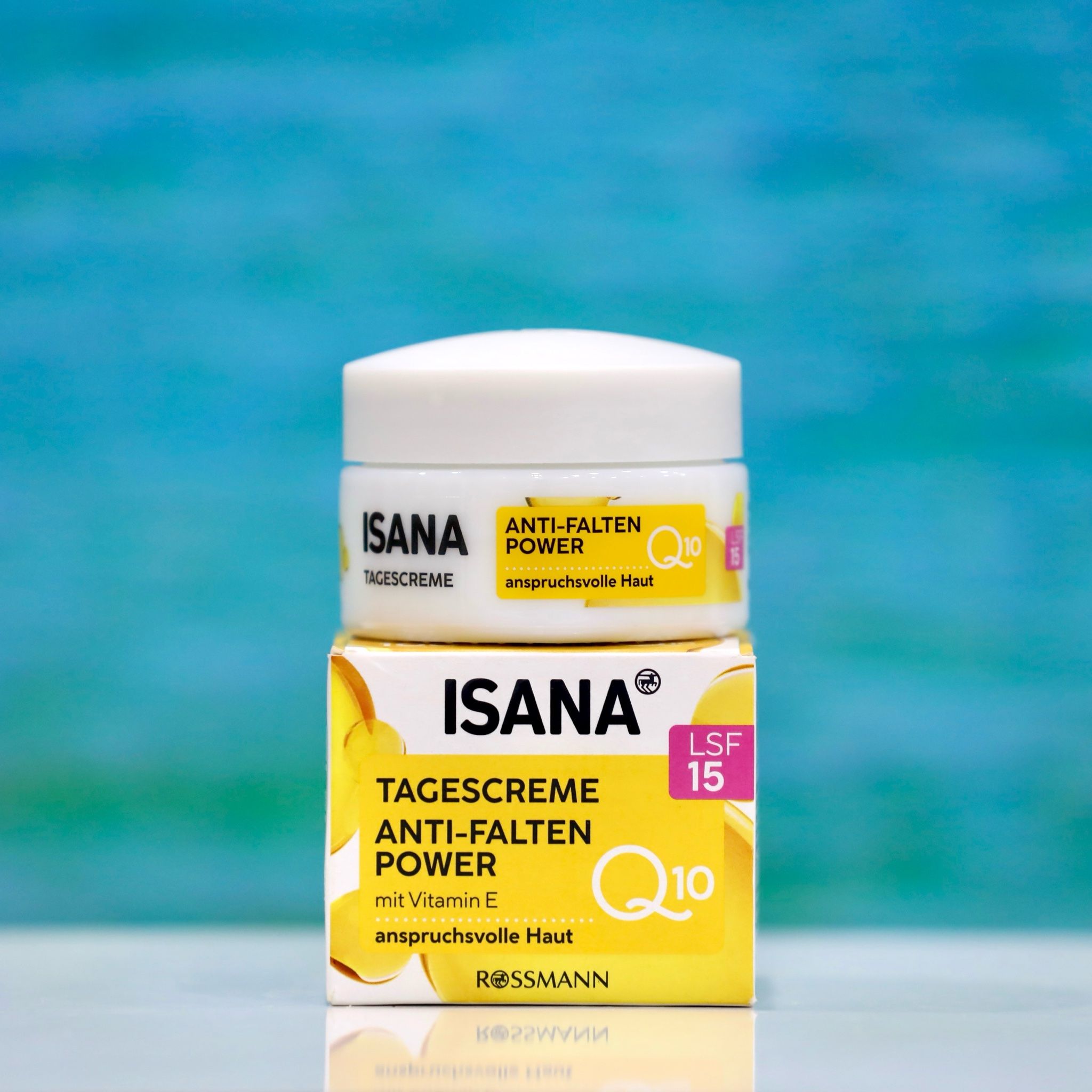 Kem dưỡng da Isana Q10 ban ngày hộp 50ml