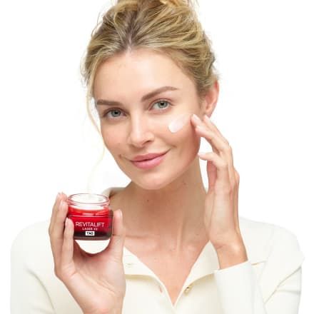 Kem dưỡng da Loreal X3 đỏ ngày, hộp 50ml