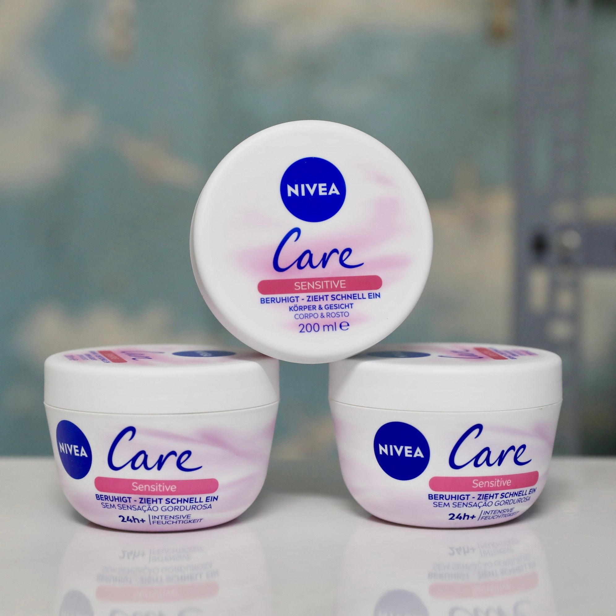  Kem dưỡng ẩm Nivea Care Sensitive chống da khô nứt nẻ cho da nhạy cảm, 200ml 