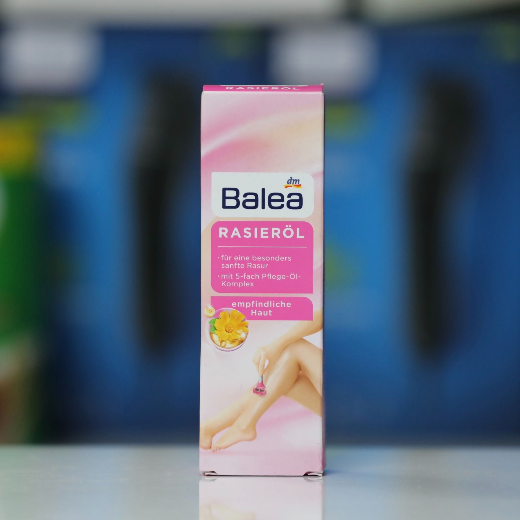 Tinh dầu giúp cạo lông dễ dàng hơn của hãng Balea hương hoa cúc
