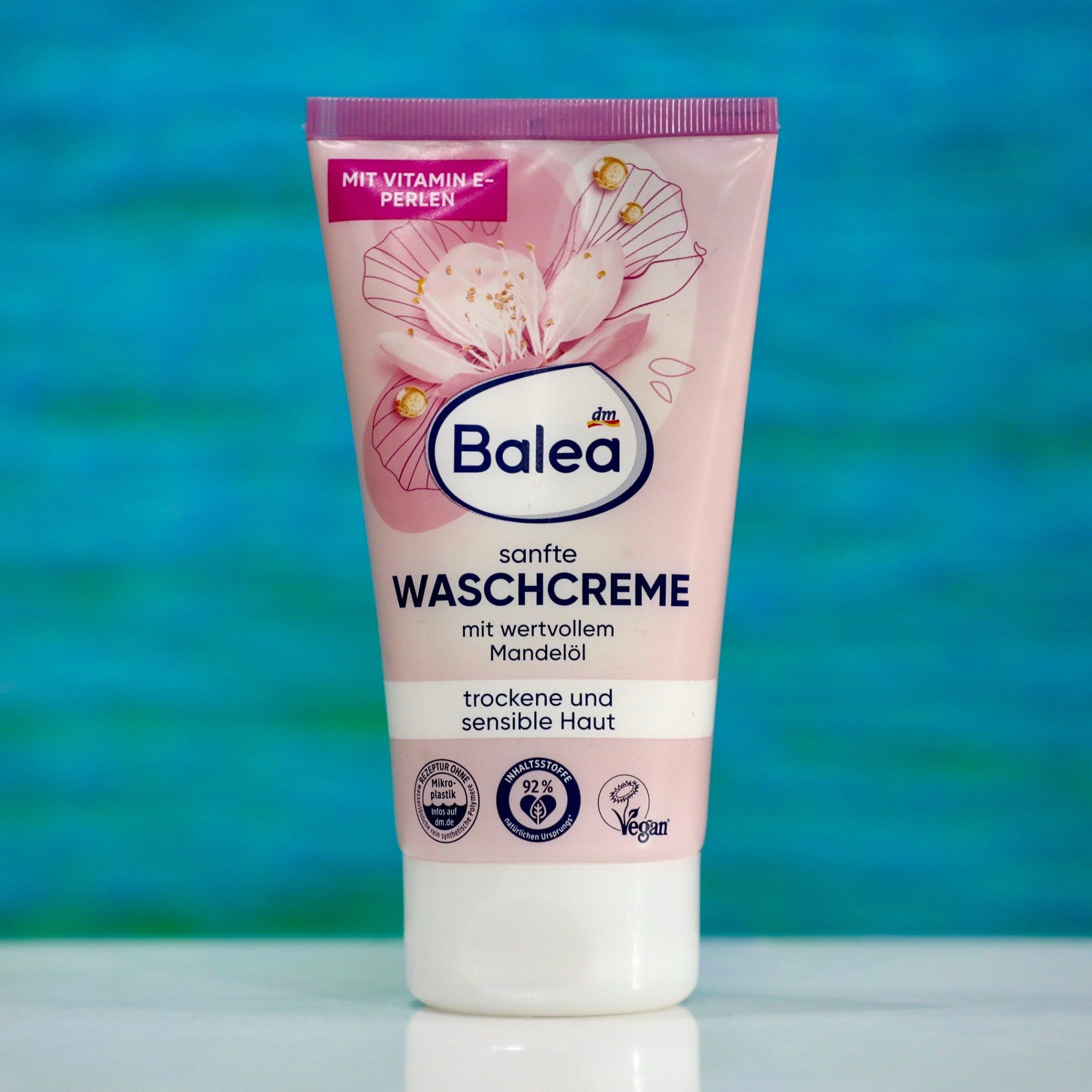 Sữa rửa mặt Balea cho da khô và da nhạy cảm, tuýp 150ml